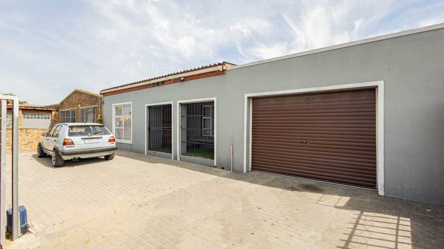 3 Bedroom Property for Sale in Heideveld Western Cape